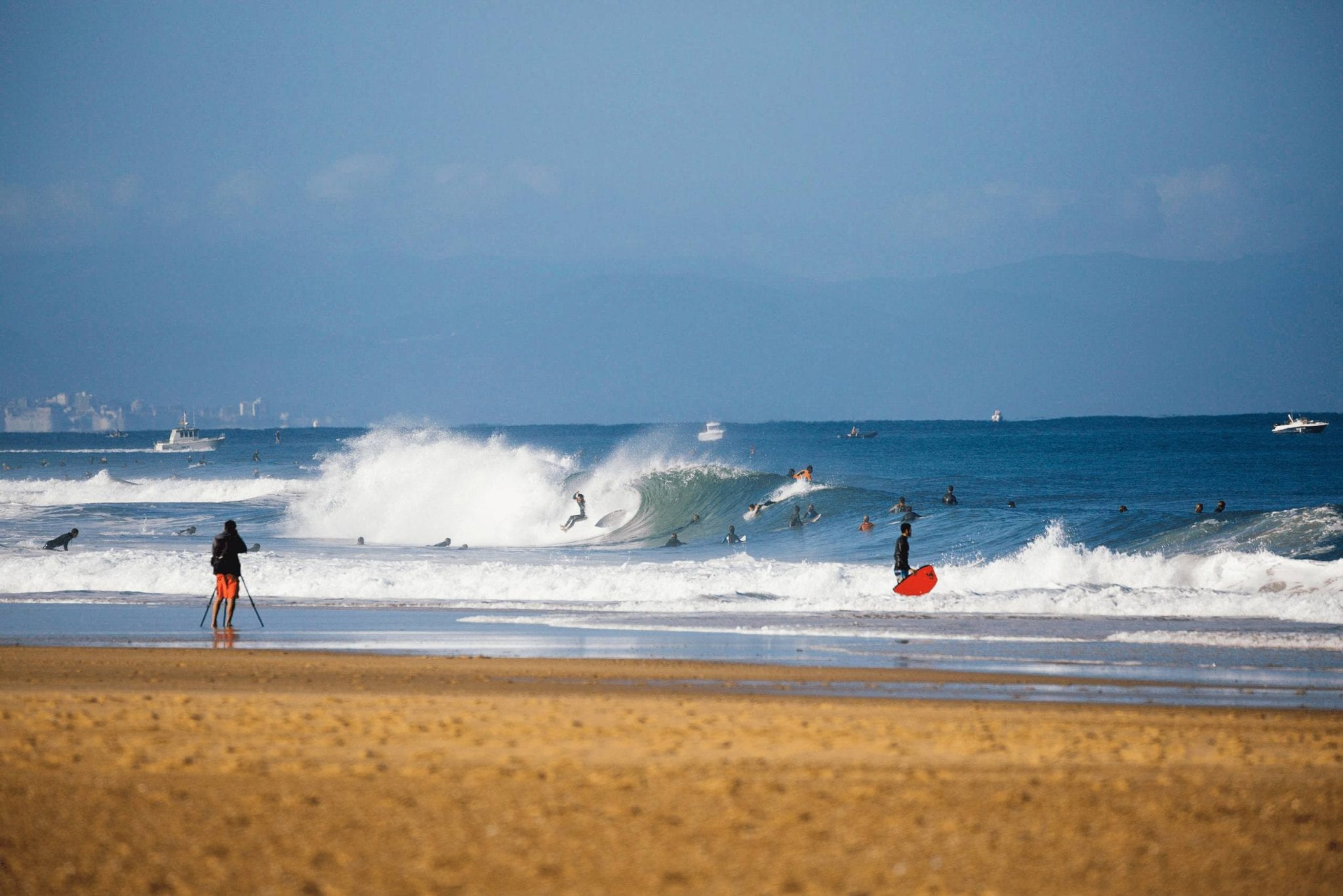 surfen in kalifornien volles Line Up