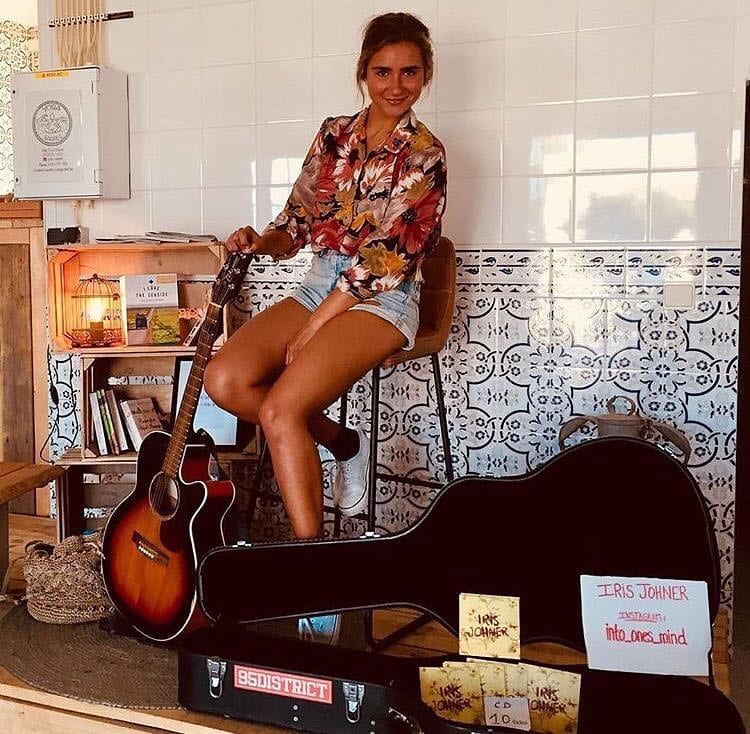 Laundry Lounge Phot Algarve Surf GuIde Infotext