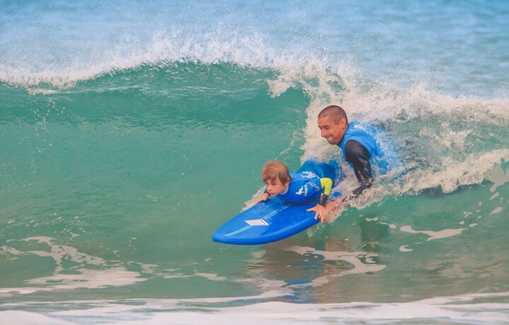 Familien Surfcamp Fuerteventura surfstunde Familien Surfcamp Fuerteventura surfstunde