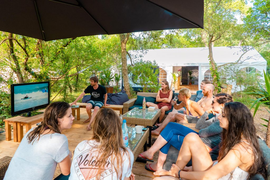 Surfcamps Frankreich: 24+ Surfcamp Moliets Surfurlaub für Erwachsene Videoanalyse im deluxe Surfunterricht