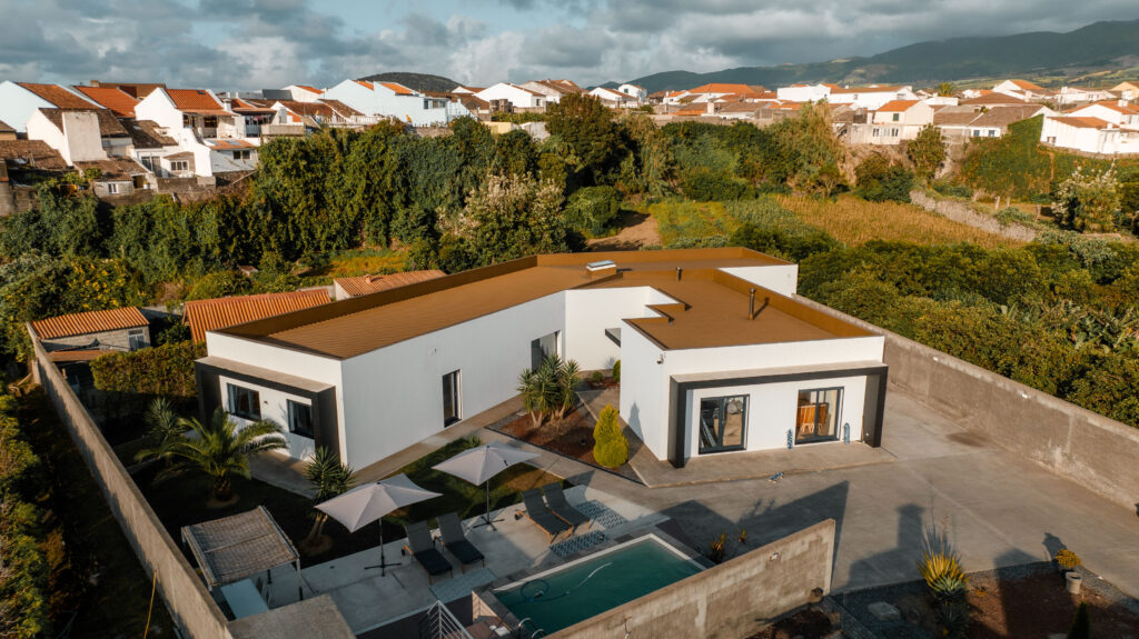 Eco-Lodge des Pure Surfcamp Azoren auf São Miguel