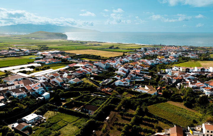 meer-meerblick-portugal-azores-ort-berge-landschaft-gruen-natur-0886 meer-meerblick-portugal-azores-ort-berge-landschaft-gruen-natur-0886