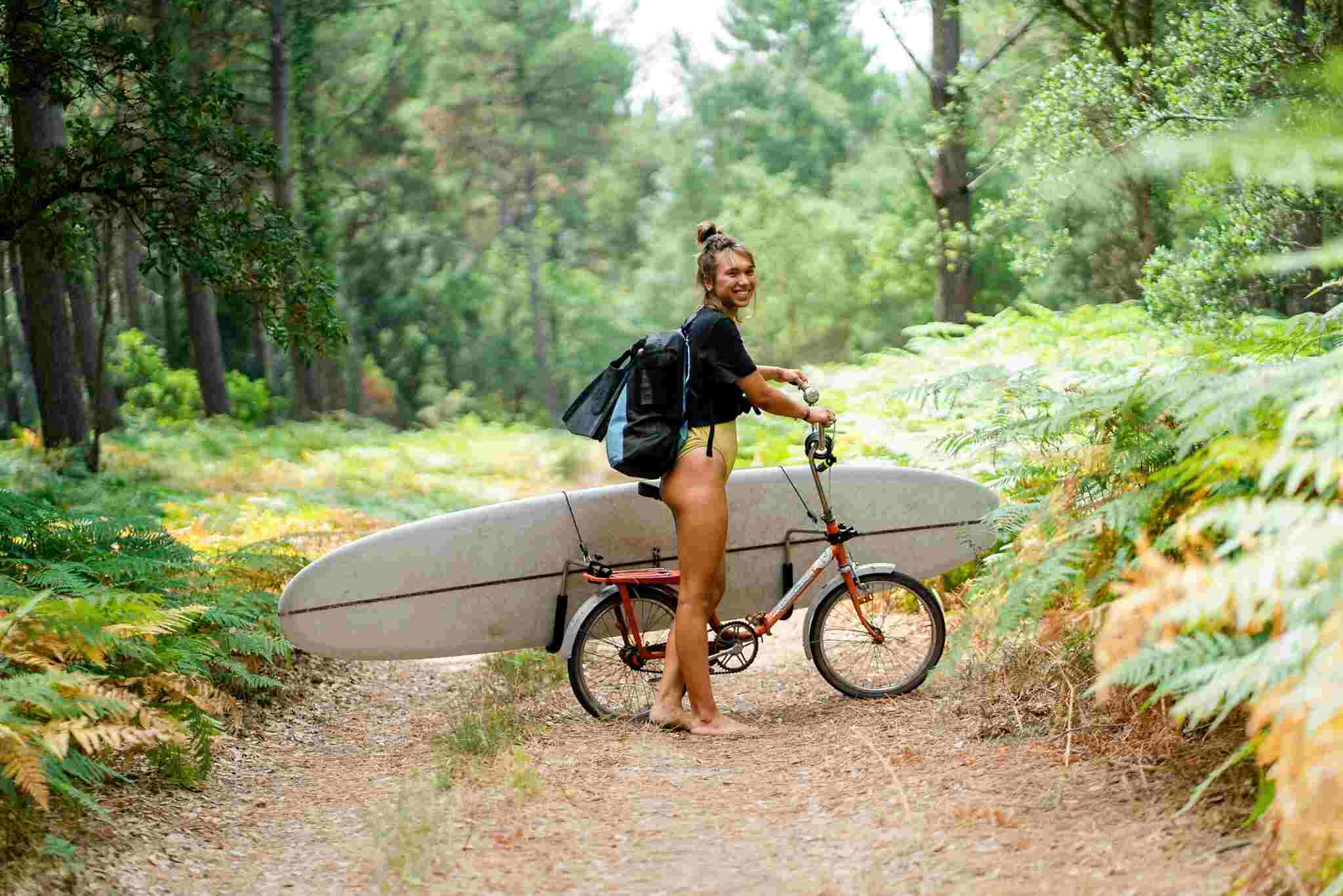 Alleinreisende im Surfcamp in Portugal