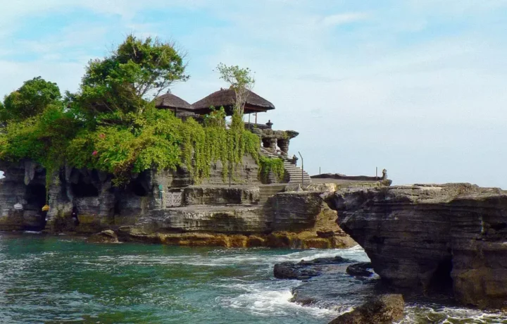 csm_puresurfcamps-surfcamp-bali-seminyak-surfurlaub-tempel-tanahlot_e433e755be csm_puresurfcamps-surfcamp-bali-seminyak-surfurlaub-tempel-tanahlot_e433e755be